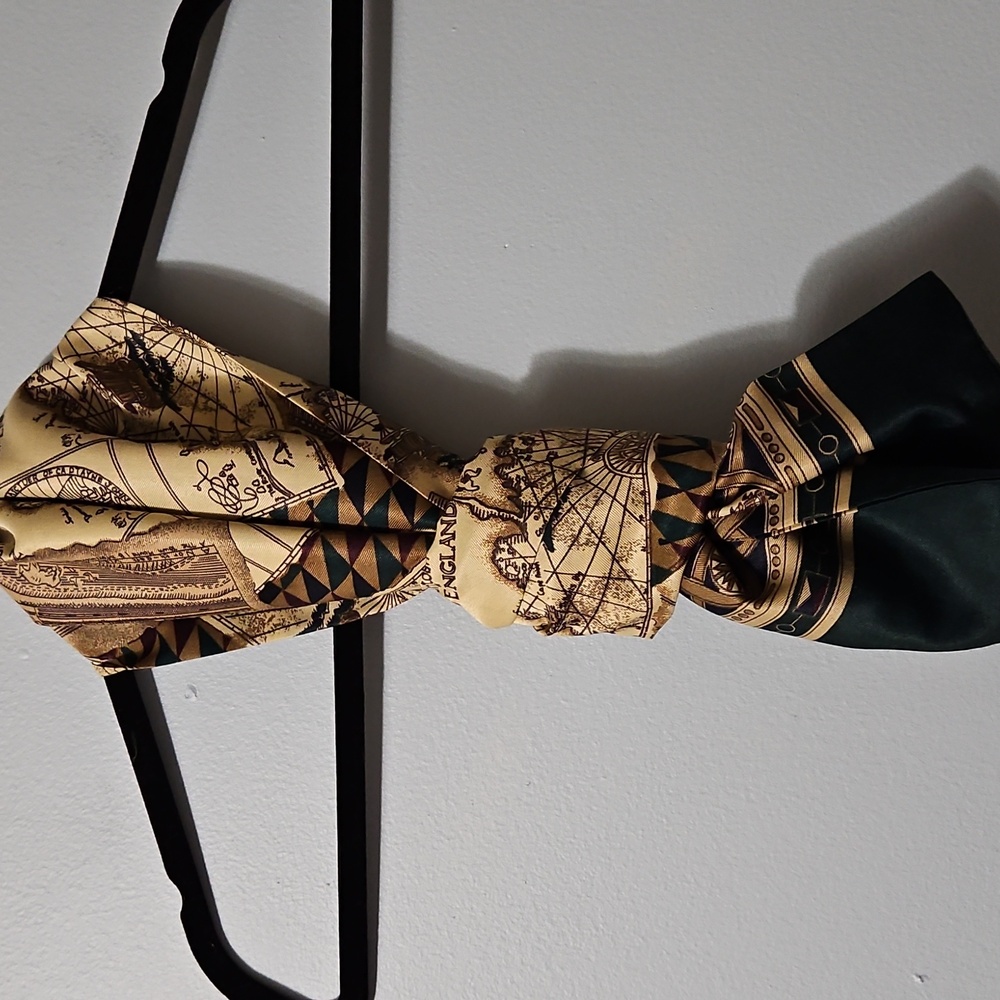 Mackintosh New England Vintage Map Print Scarf - Cream Green and Brown 7.5x60 - Picture 2 of 8